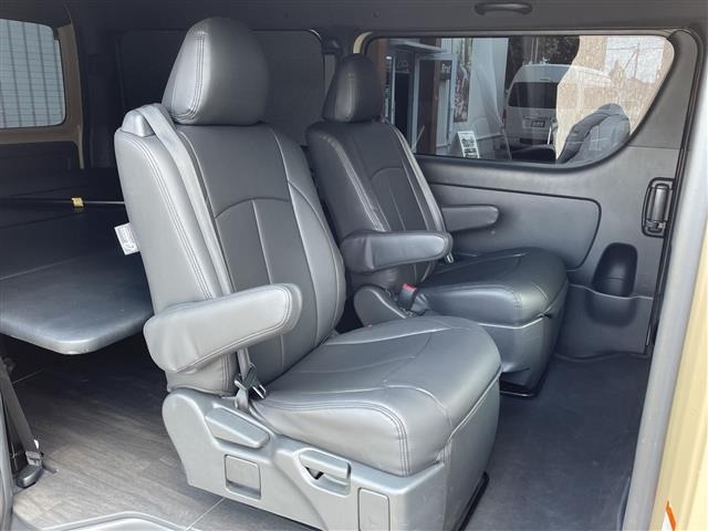 Toyota HIACE VAN 2023 7881244-11