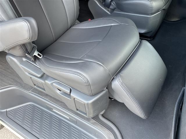 Toyota HIACE VAN 2023 7881244-12