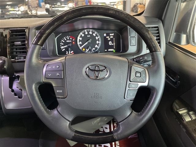 Toyota HIACE VAN 2024 7881245-16