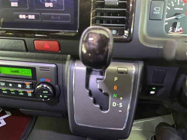 Toyota HIACE VAN 2024 7881245-3