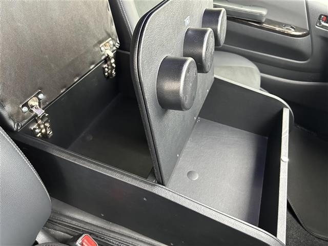 Toyota HIACE VAN 2023 7881255-11
