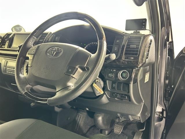 Toyota HIACE VAN 2019 7881269-3