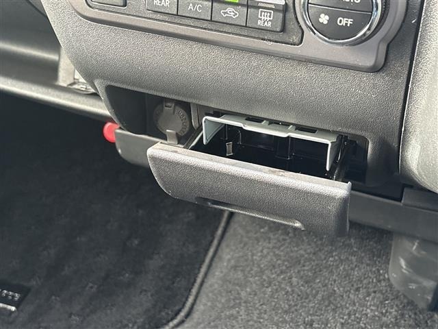 Toyota HIACE VAN 2023 7881273-1