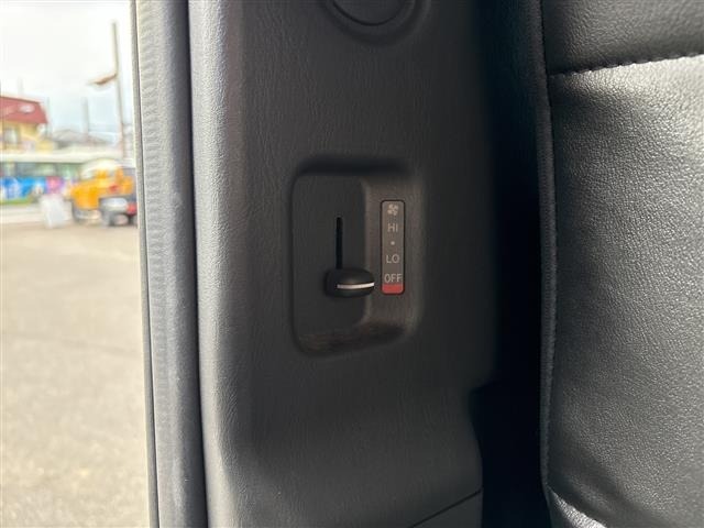 Toyota HIACE VAN 2023 7881273-12