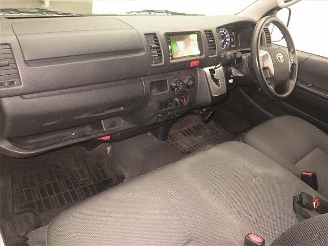 Toyota HIACE VAN 2022 7881336-4