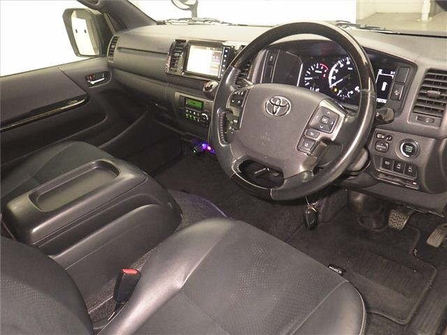 Toyota HIACE VAN 2022 7881340-3