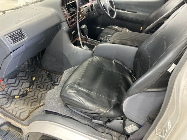 Toyota HIACE VAN 2000 7881378-9