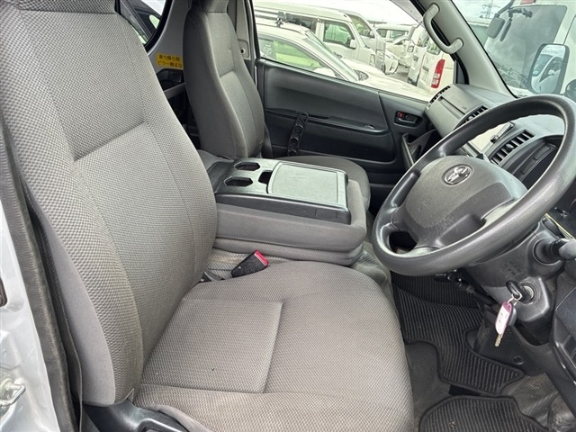 Toyota HIACE VAN 2017 7881409-5