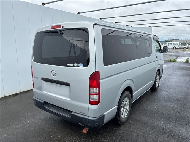 Toyota HIACE VAN 2017 7881409-9