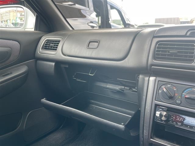 Subaru IMPREZA 2000 7881286-9