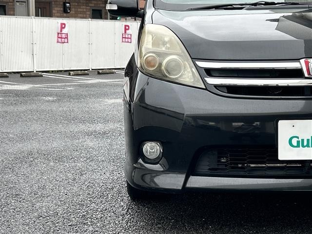 Toyota ISIS 2010 7882229-20