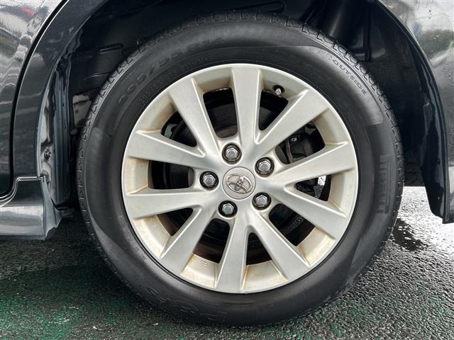 Toyota ISIS 2010 7882229-4