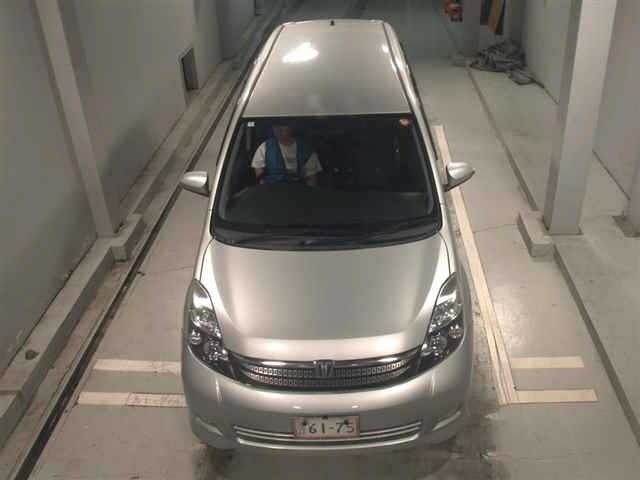Toyota ISIS 2014 7882238-6