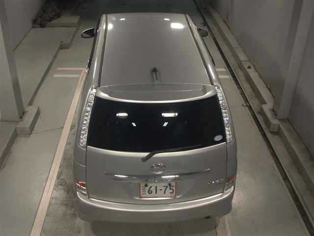 Toyota ISIS 2014 7882238-7