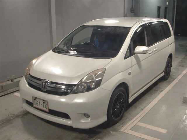 Toyota ISIS 2013 7882241-4