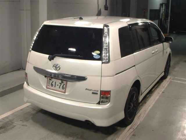 Toyota ISIS 2013 7882241-5