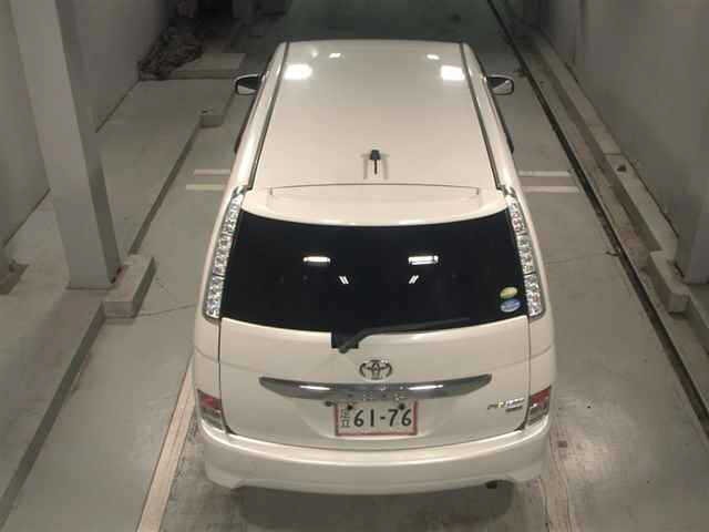 Toyota ISIS 2013 7882241-7