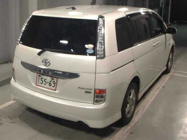 Toyota ISIS 2012 7882243-5