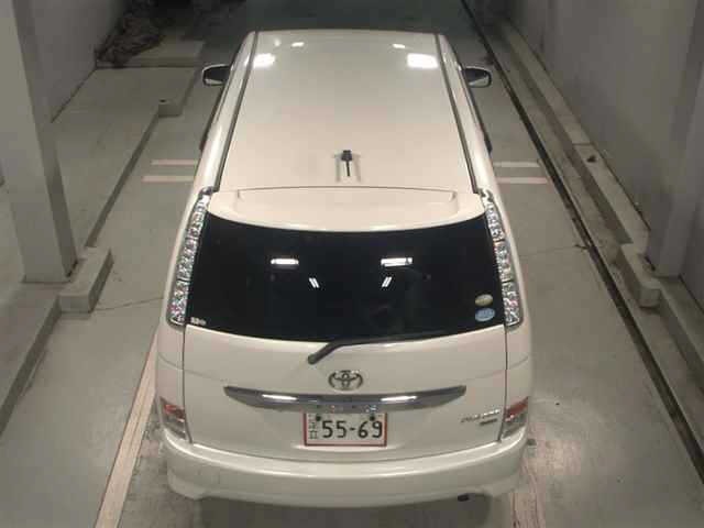 Toyota ISIS 2012 7882243-7