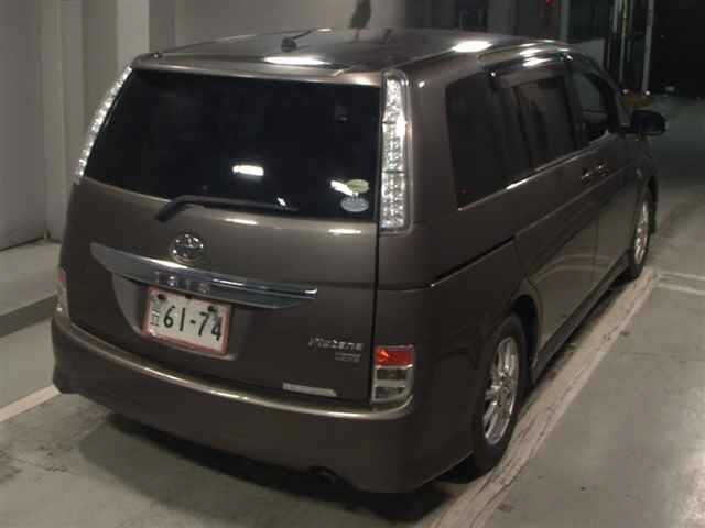 Toyota ISIS 2012 7882244-5
