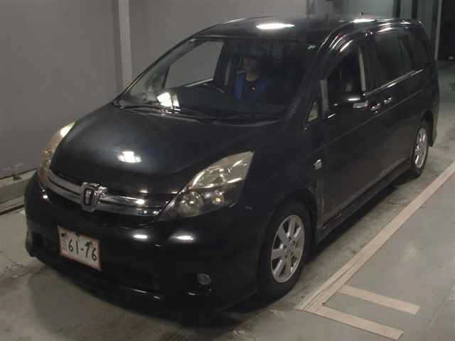 Toyota ISIS 2013 7882245-4