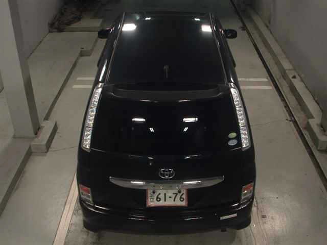Toyota ISIS 2013 7882245-7