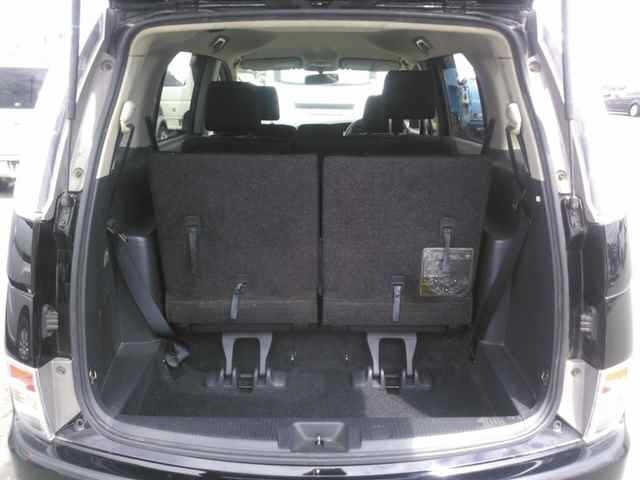 Toyota ISIS 2016 7882246-10