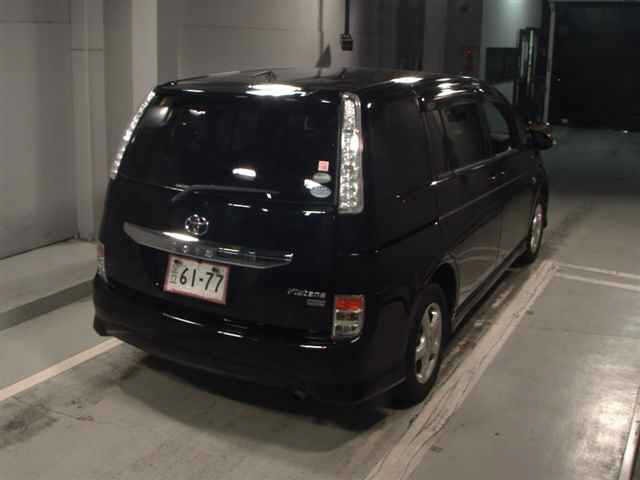 Toyota ISIS 2016 7882246-5