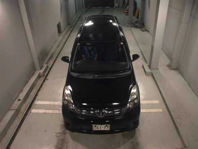 Toyota ISIS 2016 7882246-6