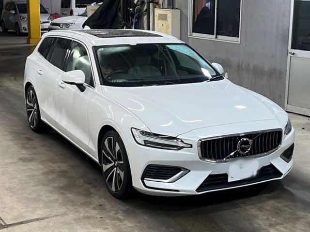 Volvo V60 2022 7872773-4