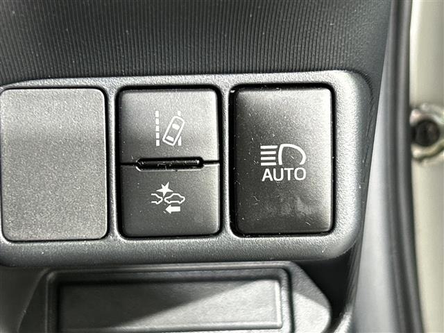 Toyota AQUA 2018 7893426-1