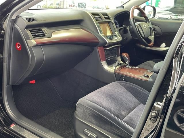 Toyota CROWN MAJESTA 2010 7903763-5