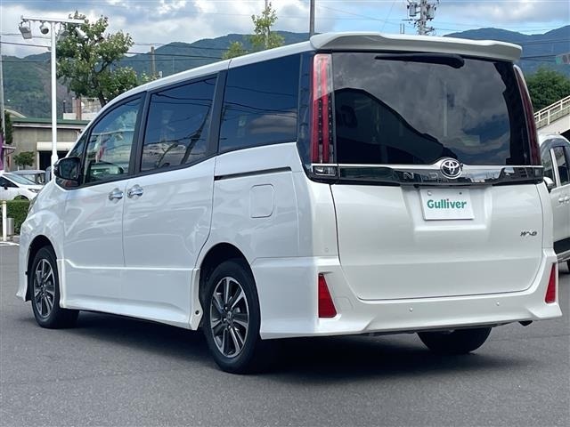 Toyota NOAH 2021 7895406-13