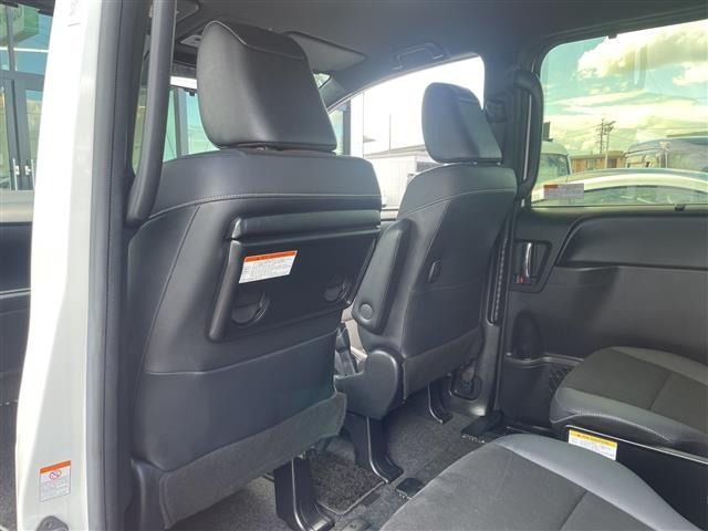 Toyota NOAH 2021 7895406-9