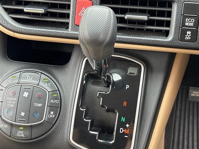 Toyota NOAH 2014 7895805-23