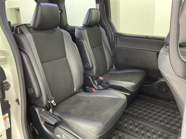 Toyota NOAH 2020 7895811-13