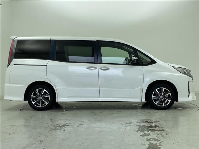 Toyota NOAH 2020 7895811-2