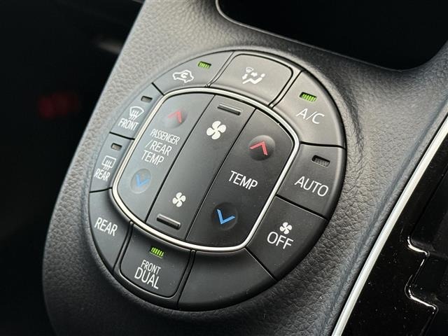 Toyota NOAH 2021 7895812-8