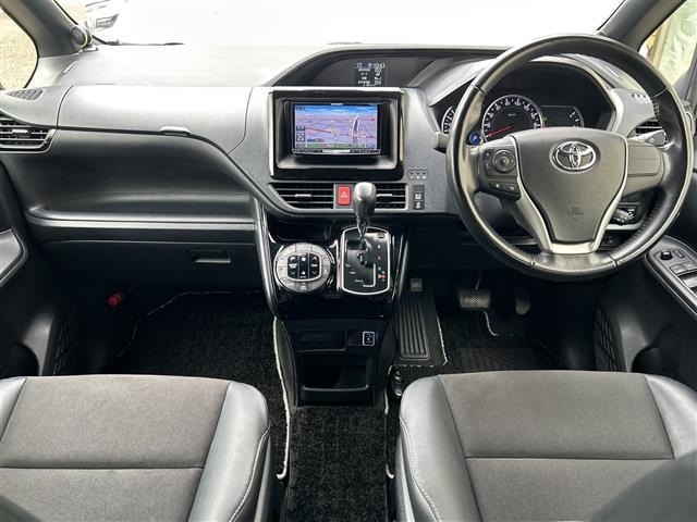 Toyota NOAH 2017 7895853-14