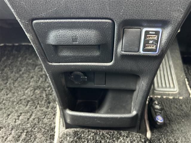 Toyota NOAH 2017 7895853-9