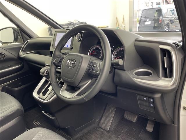Toyota NOAH 2022 7895922-1