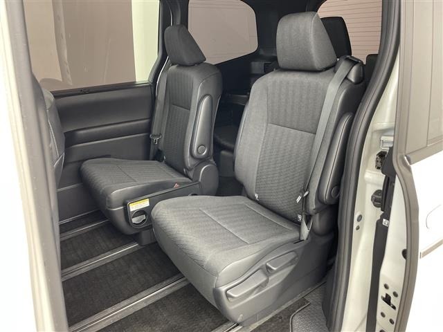 Toyota NOAH 2022 7895922-11
