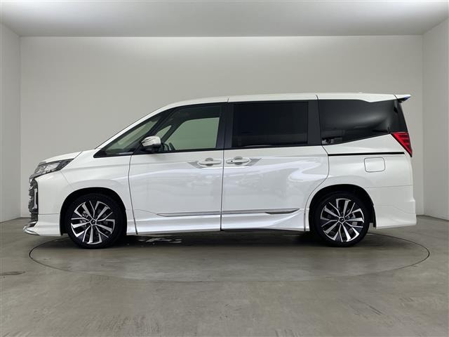 Toyota NOAH 2022 7895922-19