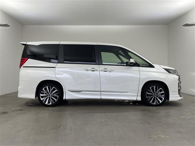 Toyota NOAH 2022 7895922-21