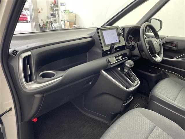 Toyota NOAH 2022 7895922-9