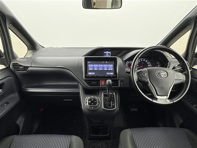 Toyota NOAH 2015 7895923-15