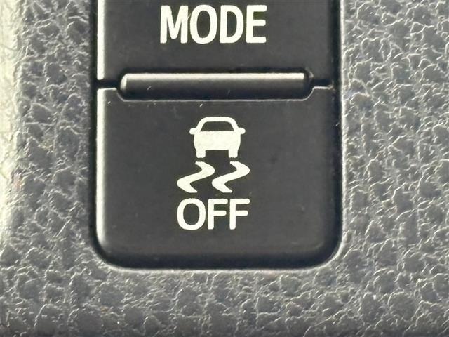 Toyota NOAH 2015 7895923-21