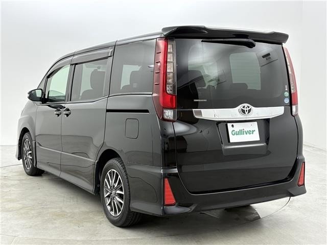 Toyota NOAH 2015 7895923-4