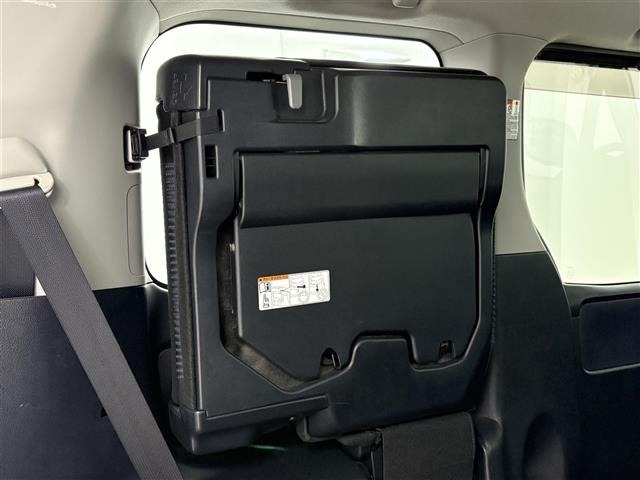 Toyota NOAH 2015 7895923-9