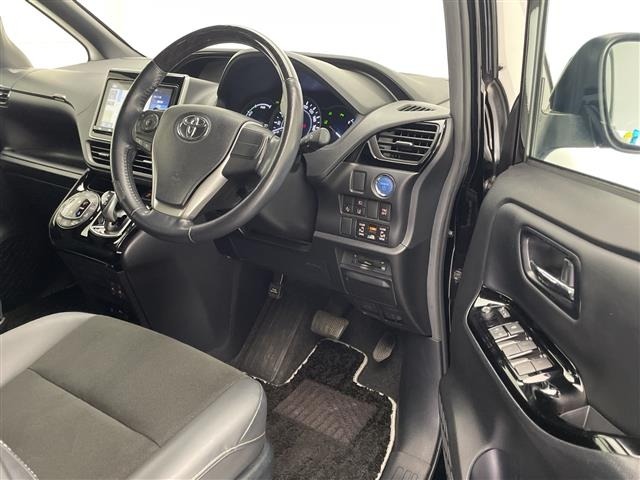 Toyota NOAH 2021 7895936-22